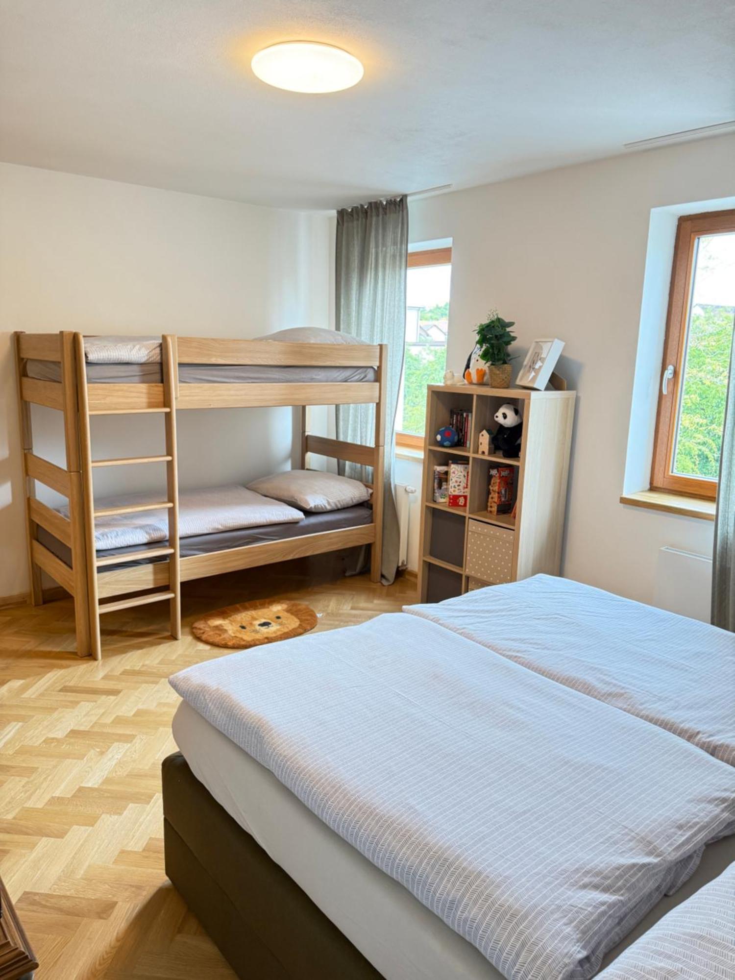 Familyvilla, New 4 Luxury Big Apartments, Parking * Prag