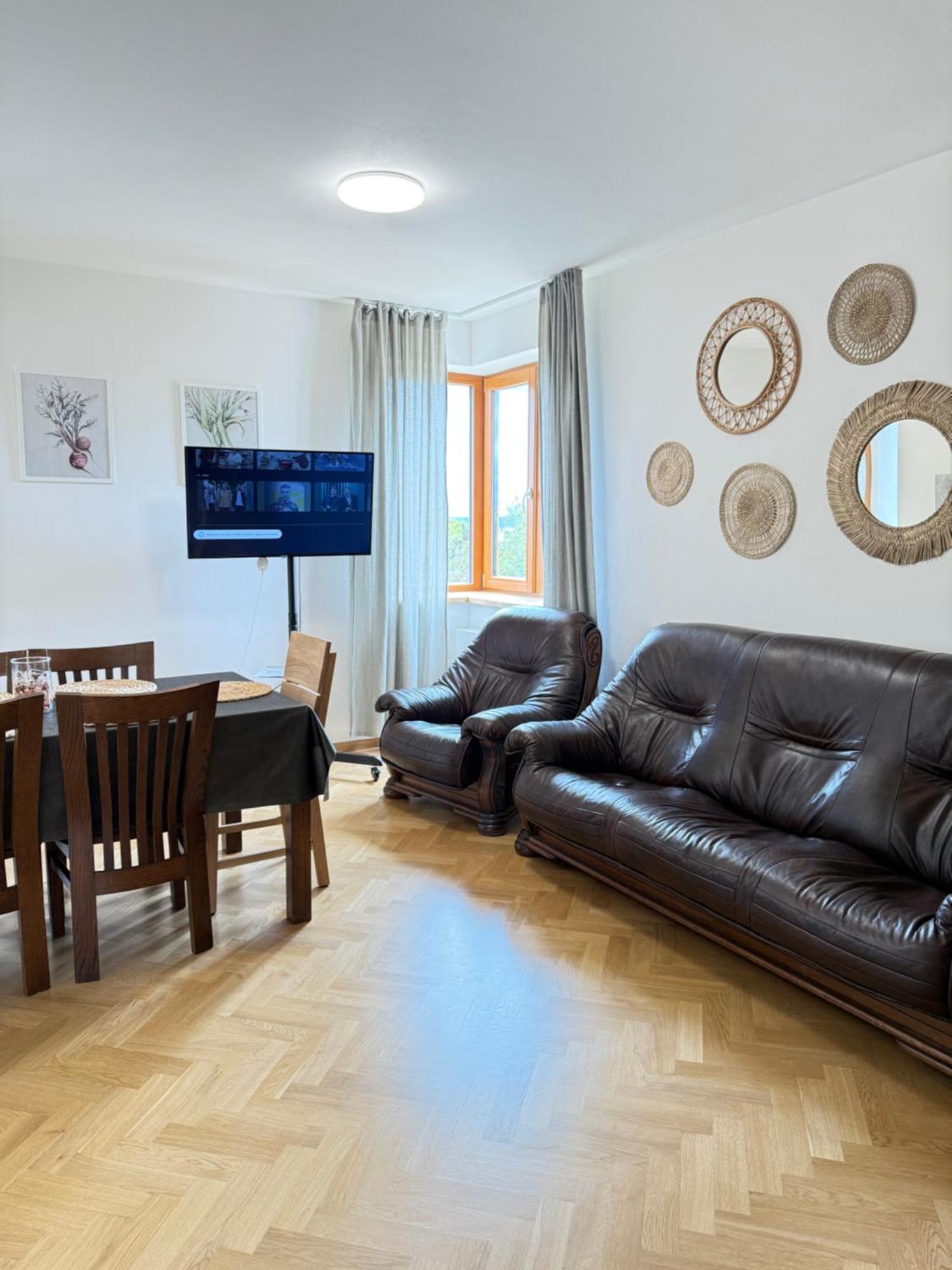 Apartment Familyvilla, New 4 Luxury Big Apartments, Parking