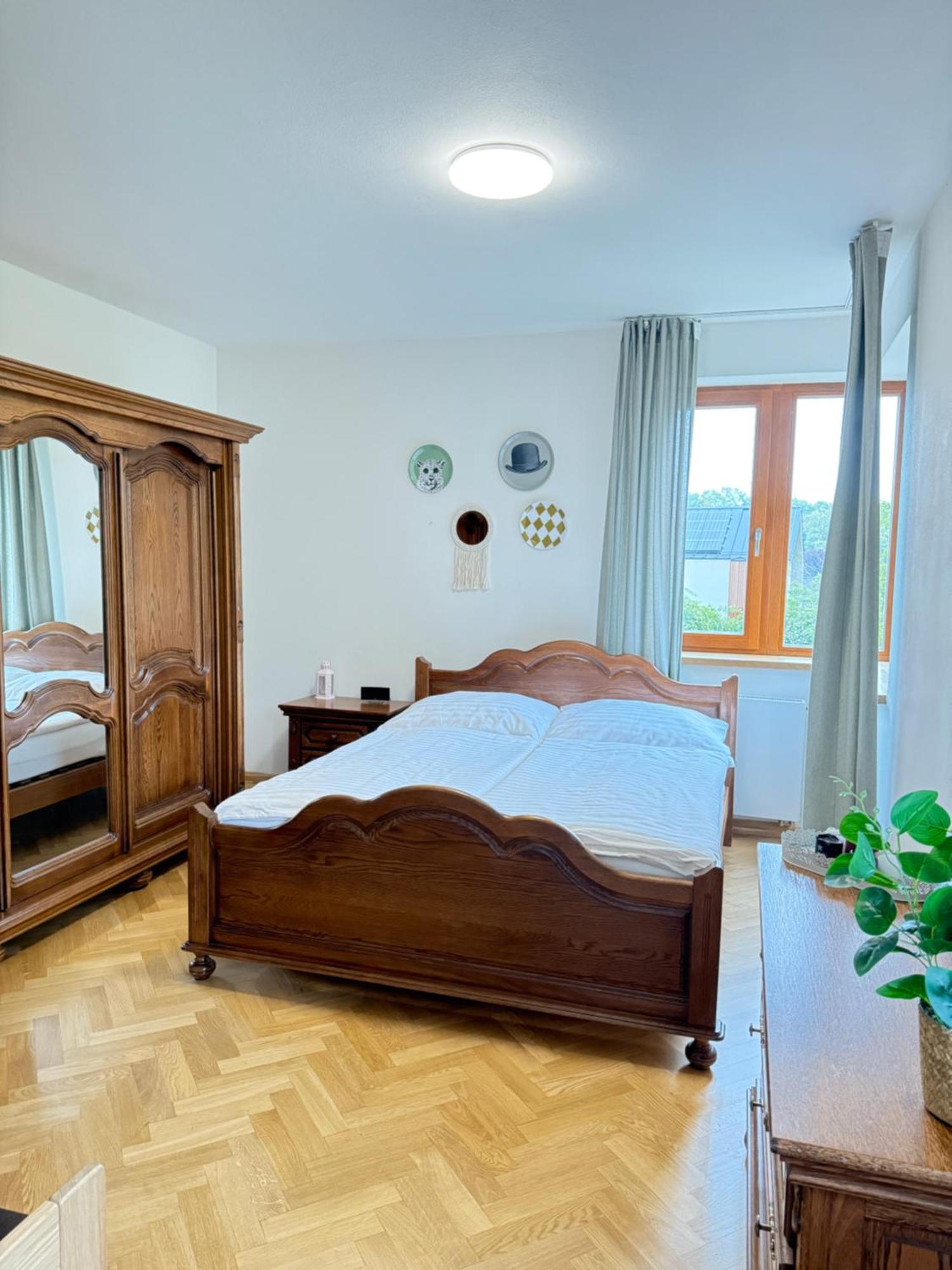 Daire Familyvilla, New 4 Luxury Big Apartments, Parking Prag
